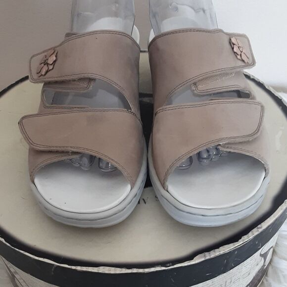 ARA Classic Open Toe Sandal - Picture 3 of 13